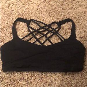 Lululemon Free to be Wild sports top💕